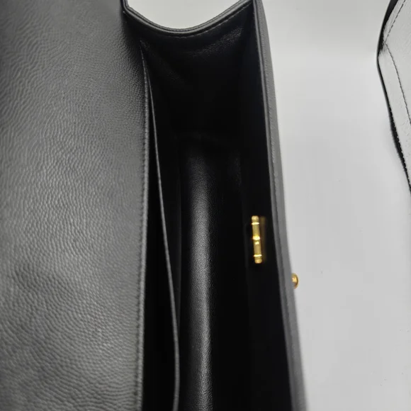 CHANEL Black and Gold Quilted Shoulder Bag - Picture 5 of 8